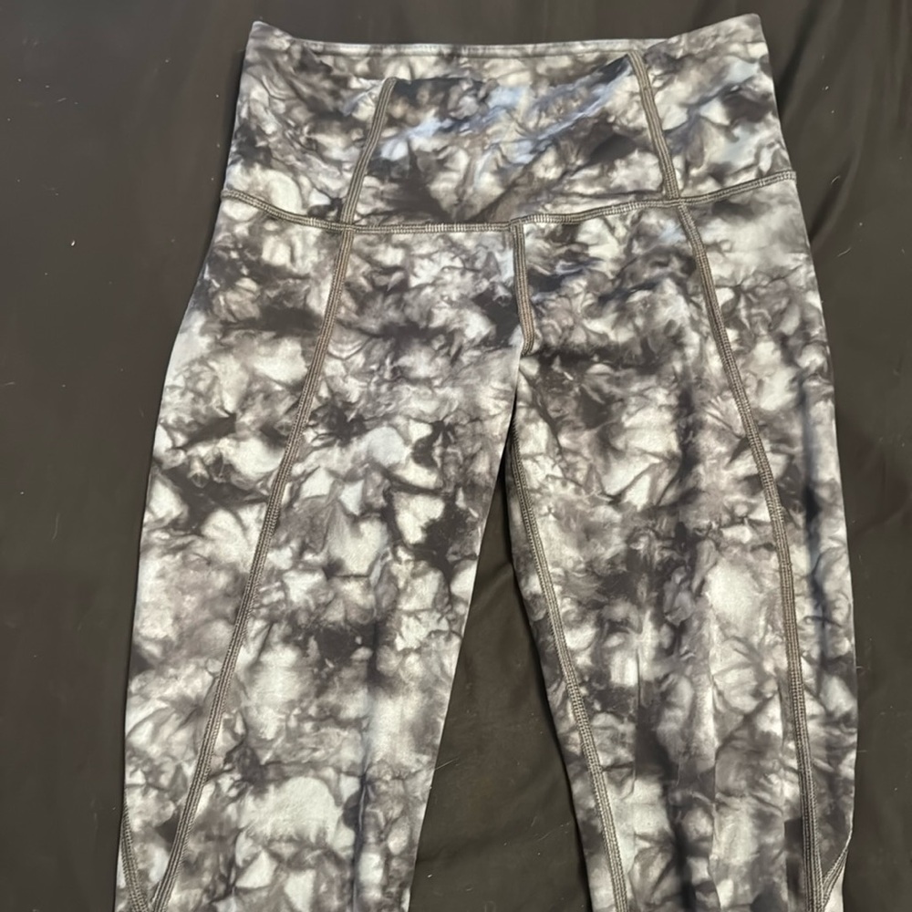 Athletic leggings.